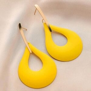 NWT Yellow Jonquil Teardrop Gold Bar Large Summer Earrings